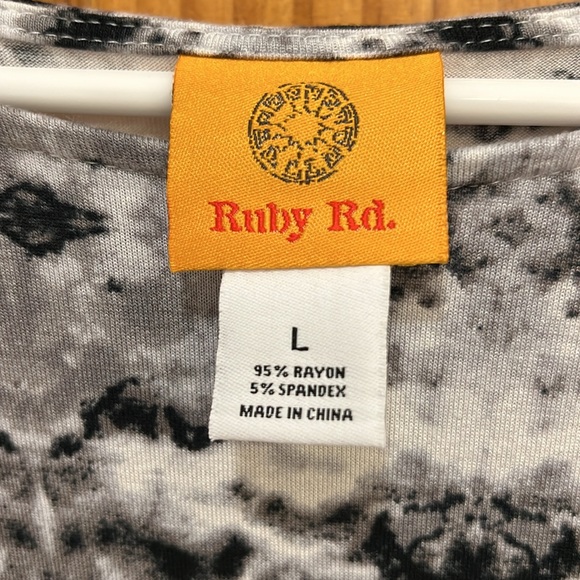 RUBY RD. TOP SIZE LARGE - Picture 3 of 4